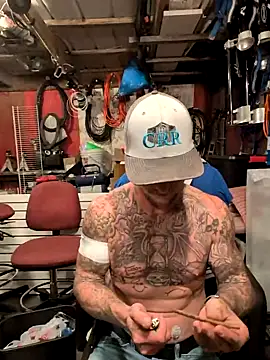 Snapshot of jtw14 chatting on October 3, 12:51 am jtw14 online show from October 3, 12:51 am