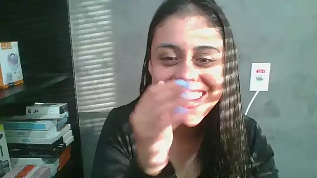 amorinha99 online show from May 13, 8:06 pm
