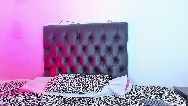 seline wolff online show from December 29, 1:24 am