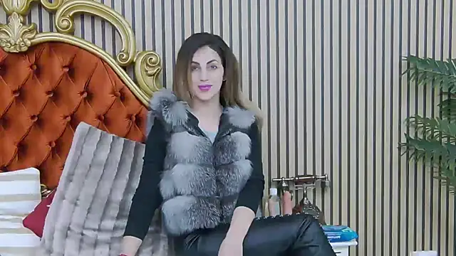 Snapshot of EmaSkyes chatting on March 8, 10:32 am EmaSkyes online show from March 8, 10:32 am