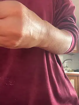 Snapshot of EmaSkyes chatting on September 14, 5:50 am EmaSkyes online show from September 14, 5:50 am