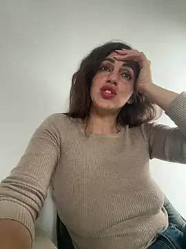 Snapshot of EmaSkyes chatting on October 3, 7:16 am EmaSkyes online show from October 3, 7:16 am