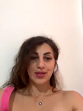 Snapshot of EmaSkyes chatting on November 4, 7:18 am EmaSkyes online show from November 4, 7:18 am