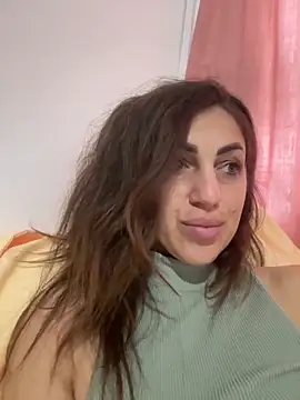 Snapshot of EmaSkyes chatting on November 10, 6:45 am EmaSkyes online show from November 10, 6:45 am