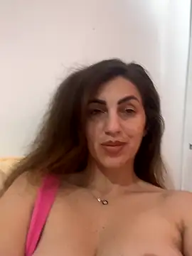 Snapshot of EmaSkyes chatting on November 12, 7:42 am EmaSkyes online show from November 12, 7:42 am