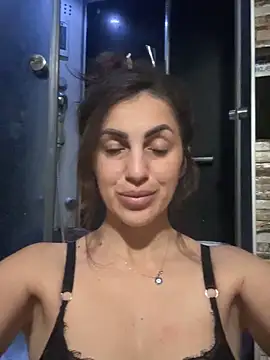 Snapshot of EmaSkyes chatting on November 18, 7:51 pm EmaSkyes online show from November 18, 7:51 pm