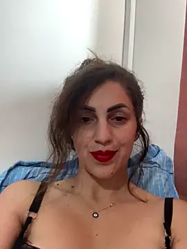 Snapshot of EmaSkyes chatting on November 19, 7:52 am EmaSkyes online show from November 19, 7:52 am