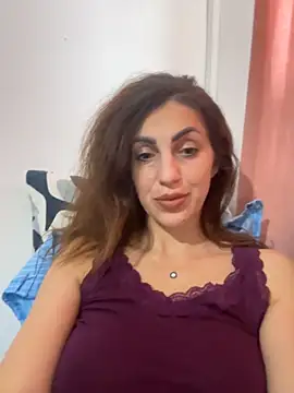 Snapshot of EmaSkyes chatting on November 21, 7:29 am EmaSkyes online show from November 21, 7:29 am