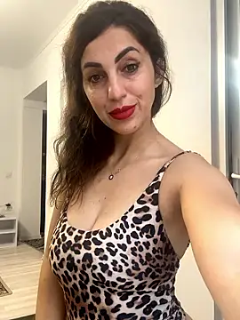 Snapshot of EmaSkyes chatting on November 27, 7:21 am EmaSkyes online show from November 27, 7:21 am