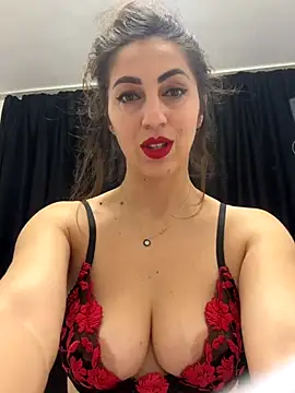 Snapshot of EmaSkyes chatting on November 29, 6:49 am EmaSkyes online show from November 29, 6:49 am