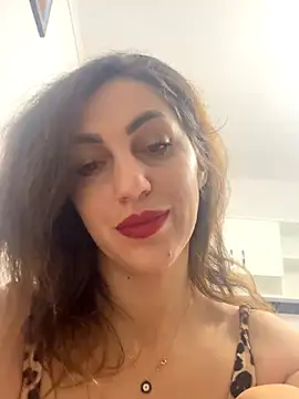 Snapshot of EmaSkyes chatting on December 5, 8:01 am EmaSkyes online show from December 5, 8:01 am