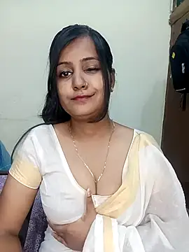 Snapshot of Miss-Riyasingh chatting on July 5, 5:42 pm Miss-Riyasingh online show from July 5, 5:42 pm