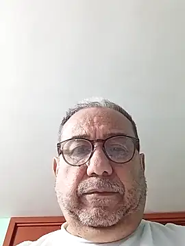 Snapshot of MATTHEW_MRANDA chatting on May 6, 6:35 pm MATTHEW MRANDA online show from May 6, 6:35 pm