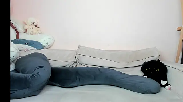 Snapshot of daeneryy chatting on January 16, 1:37 am daeneryy online show from January 16, 1:37 am