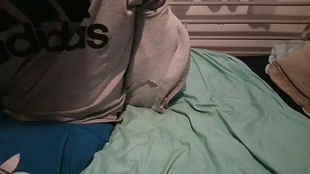 krissraw online show from January 3, 11:01 pm