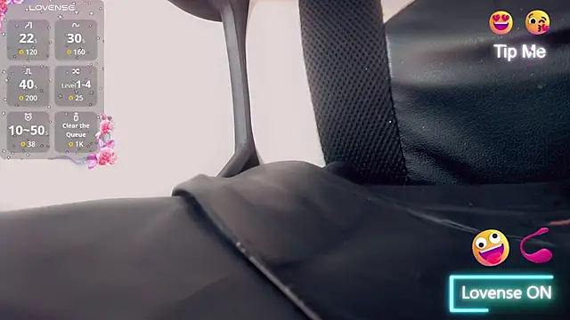 Oriana braom online show from December 15, 7:07 pm