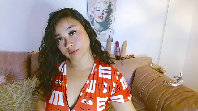 Snapshot of hinataleecs chatting on December 27, 11:42 pm hinataleecs online show from December 27, 11:42 pm