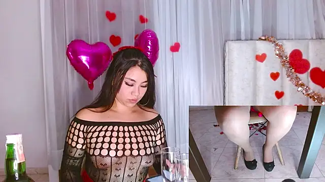 Snapshot of hinataleecs chatting on February 15, 5:19 am hinataleecs online show from February 15, 5:19 am