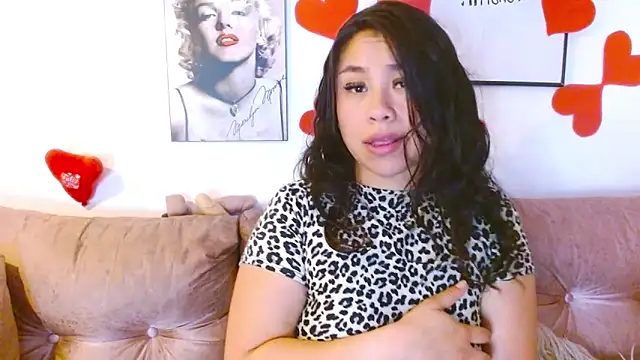 Snapshot of hinataleecs chatting on February 28, 11:36 am hinataleecs online show from February 28, 11:36 am