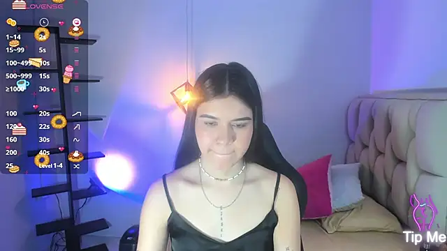 Snapshot of cassiehoward14 chatting on September 17, 6:53 pm cassiehoward14 online show from September 17, 6:53 pm