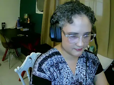 lolalicious 7583 online show from February 8, 9:40 pm