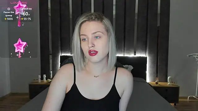 Snapshot of _Sarah_Soul_ chatting on January 8, 12:28 am  Sarah Soul  online show from January 8, 12:28 am