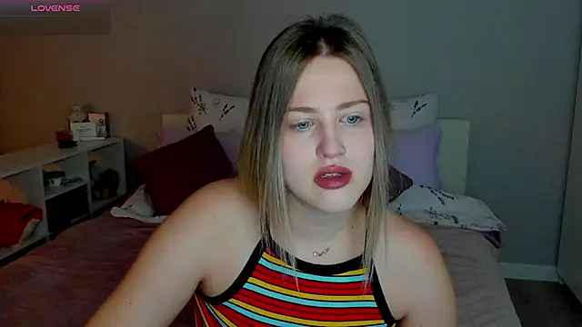 Snapshot of _Sarah_Soul_ chatting on October 17, 12:01 am  Sarah Soul  online show from October 17, 12:01 am