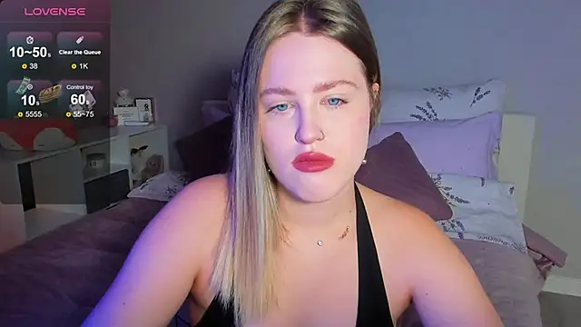 Snapshot of _Sarah_Soul_ chatting on October 24, 12:19 am  Sarah Soul  online show from October 24, 12:19 am