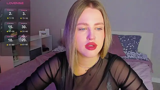 Snapshot of _Sarah_Soul_ chatting on October 31, 12:11 am Sarah Soul online show from October 31, 12:11 am