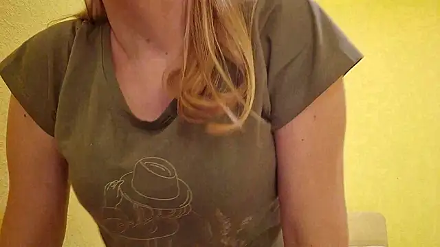 EstrellaWalters online show from January 13, 11:08 am