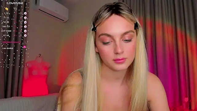 Snapshot of pretty_girlnextdoor chatting on September 12, 8:42 pm pretty girlnextdoor online show from September 12, 8:42 pm