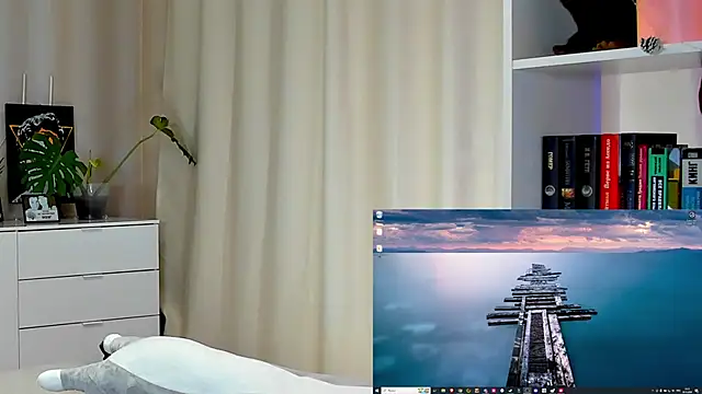 Snapshot of callmetori chatting on December 30, 11:26 am callmetori online show from December 30, 11:26 am