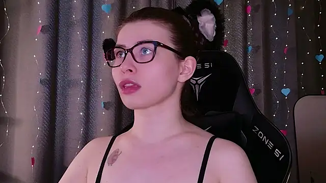 callmetori online show from April 21, 11:05 am