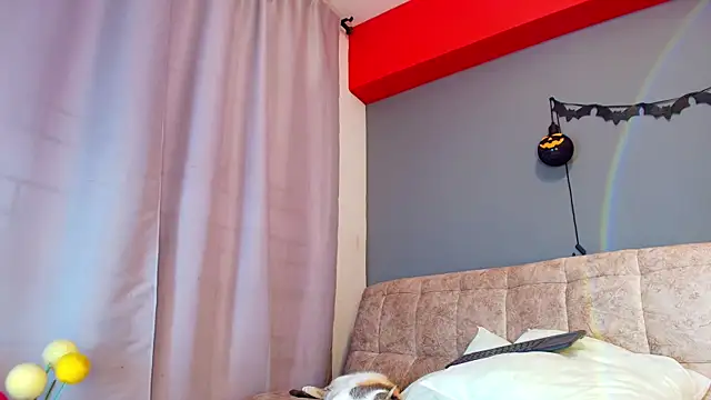 adara johnson   online show from October 1, 11:49 am