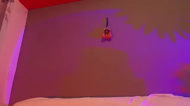 adara johnson   online show from April 19, 12:04 pm