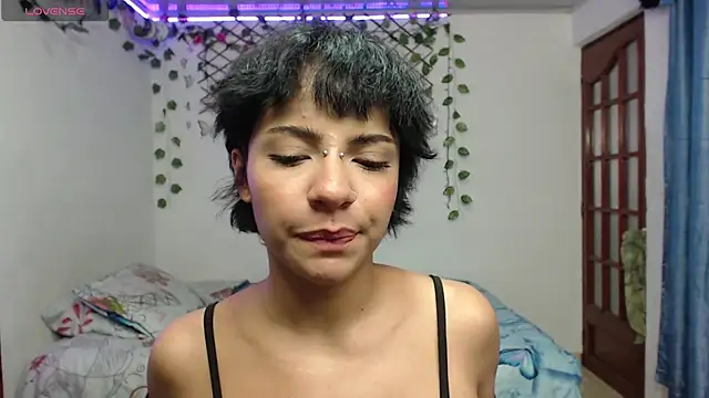 Snapshot of kathina_t chatting on September 17, 9:16 pm kathina t online show from September 17, 9:16 pm
