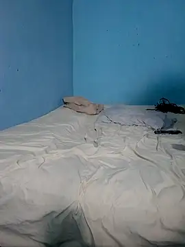 Snapshot of friendsloversex chatting on September 28, 3:01 am friendsloversex online show from September 28, 3:01 am