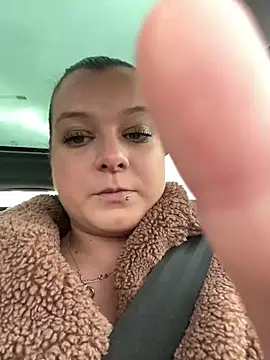 NaughtyWifeUK online show from December 18, 12:07 pm