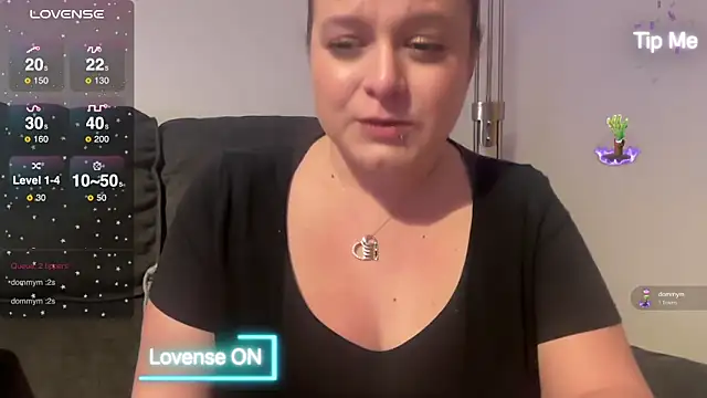 NaughtyWifeUK online show from December 31, 1:36 am