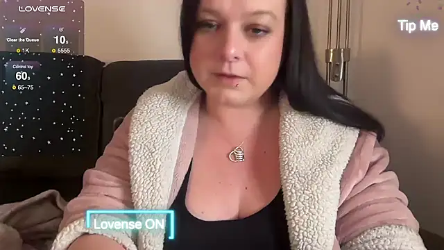 NaughtyWifeUK online show from February 5, 11:28 pm