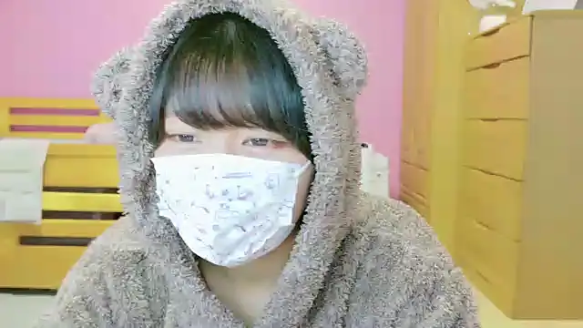 Snapshot of _usya_2525 chatting on December 6, 2:28 pm usya 2525 online show from December 6, 2:28 pm