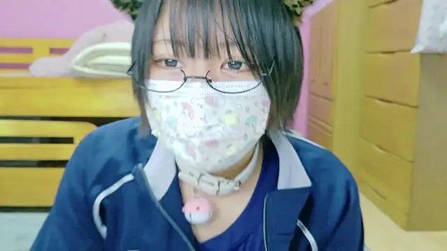 Snapshot of _usya_2525 chatting on February 22, 3:47 pm usya 2525 online show from February 22, 3:47 pm