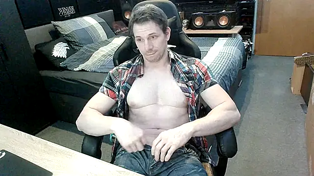 dreamwallker21 online show from March 9, 8:35 pm