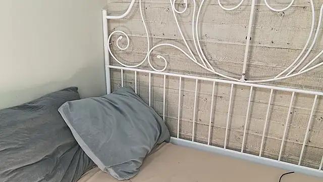 GiselleParton online show from December 28, 2:21 pm