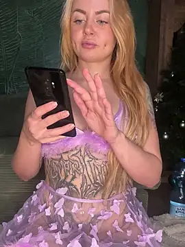 Snapshot of ObviouslyPeachy chatting on January 9, 1:56 pm ObviouslyPeachy online show from January 9, 1:56 pm