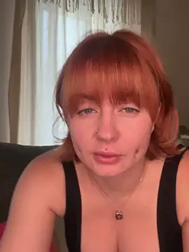 Snapshot of ObviouslyPeachy chatting on October 4, 9:51 am ObviouslyPeachy online show from October 4, 9:51 am