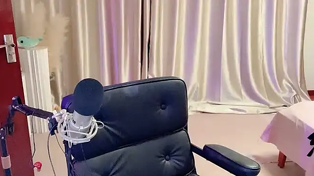 Daisy-77 online show from February 24, 8:58 pm