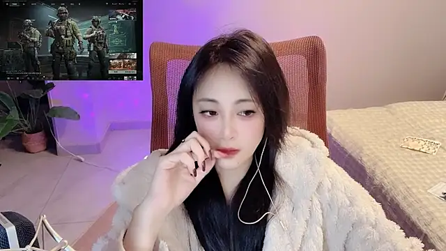 Snapshot of Daisy-77 chatting on April 28, 1:38 pm Daisy-77 online show from April 28, 1:38 pm