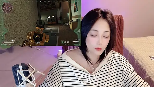 Snapshot of Daisy-77 chatting on May 13, 2:03 pm Daisy-77 online show from May 13, 2:03 pm