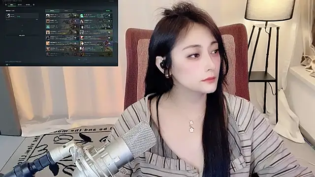 Snapshot of Daisy-77 chatting on May 20, 1:06 pm Daisy-77 online show from May 20, 1:06 pm